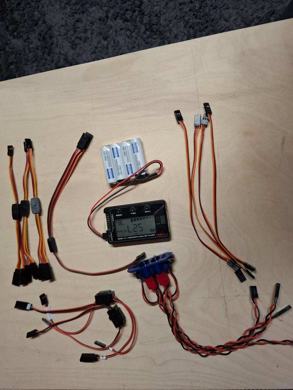 Modellismo RC: Div RC- Zubehör Enelop - Lipo Checker – Usato da Henau venduto da fag_lzx9
