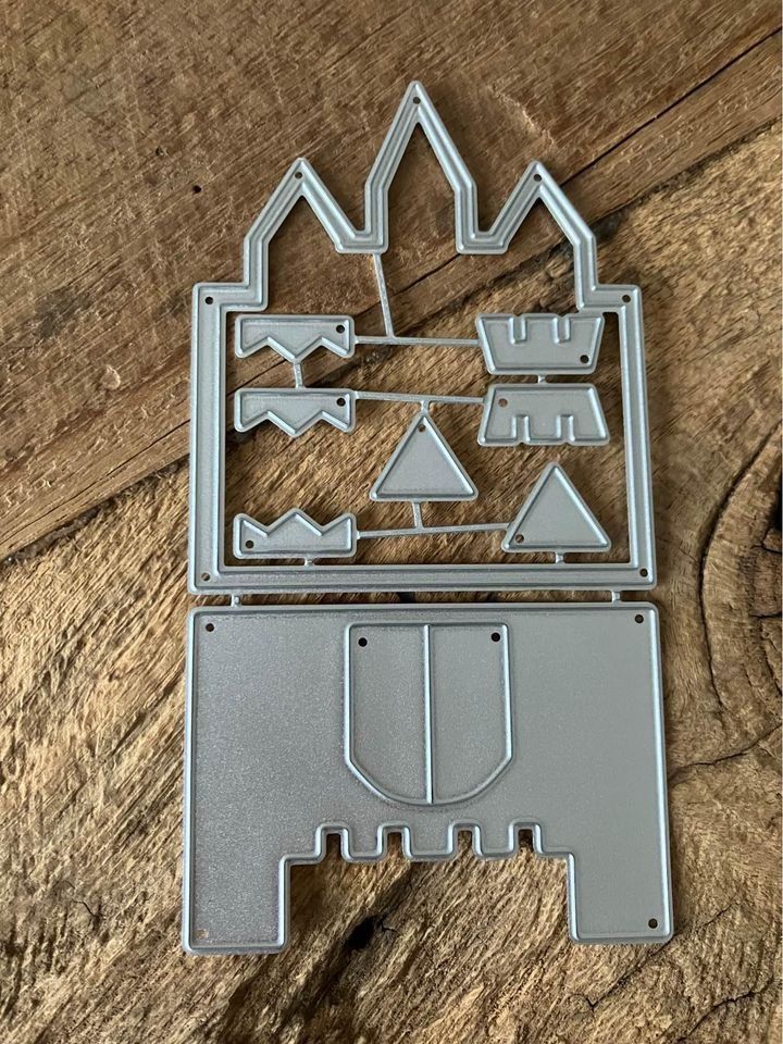 Schablonen: Neues Set  Stanzschablonen kleines Schloss – Neu und originalverpackt aus Effretikon von wenuss 5