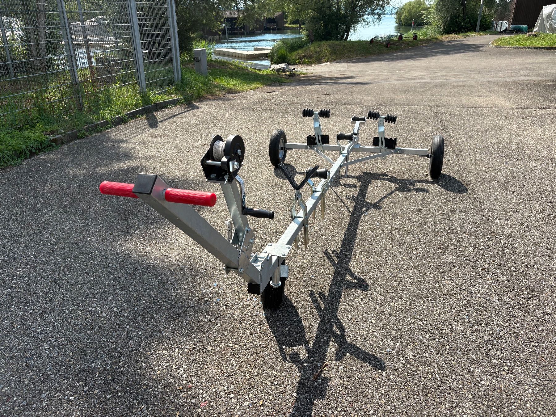 Anhänger: Slipwagen 200/350kg – Gebraucht aus Siebnen von Liischtli