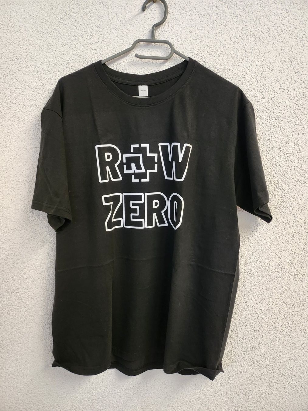T-shirt: T-shirt mit RAMMSTEIN Logo – Nuovo e nell'imballaggio originale da Niederurnen venduto da Ghost.recon