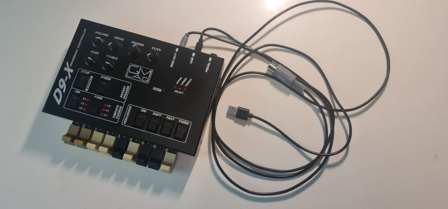 Crumar Instruments de musique: D9-X Drawbars Controller CM LAB pour Crumar Mojo – D'occasion à Martigny par denis.fournier 1