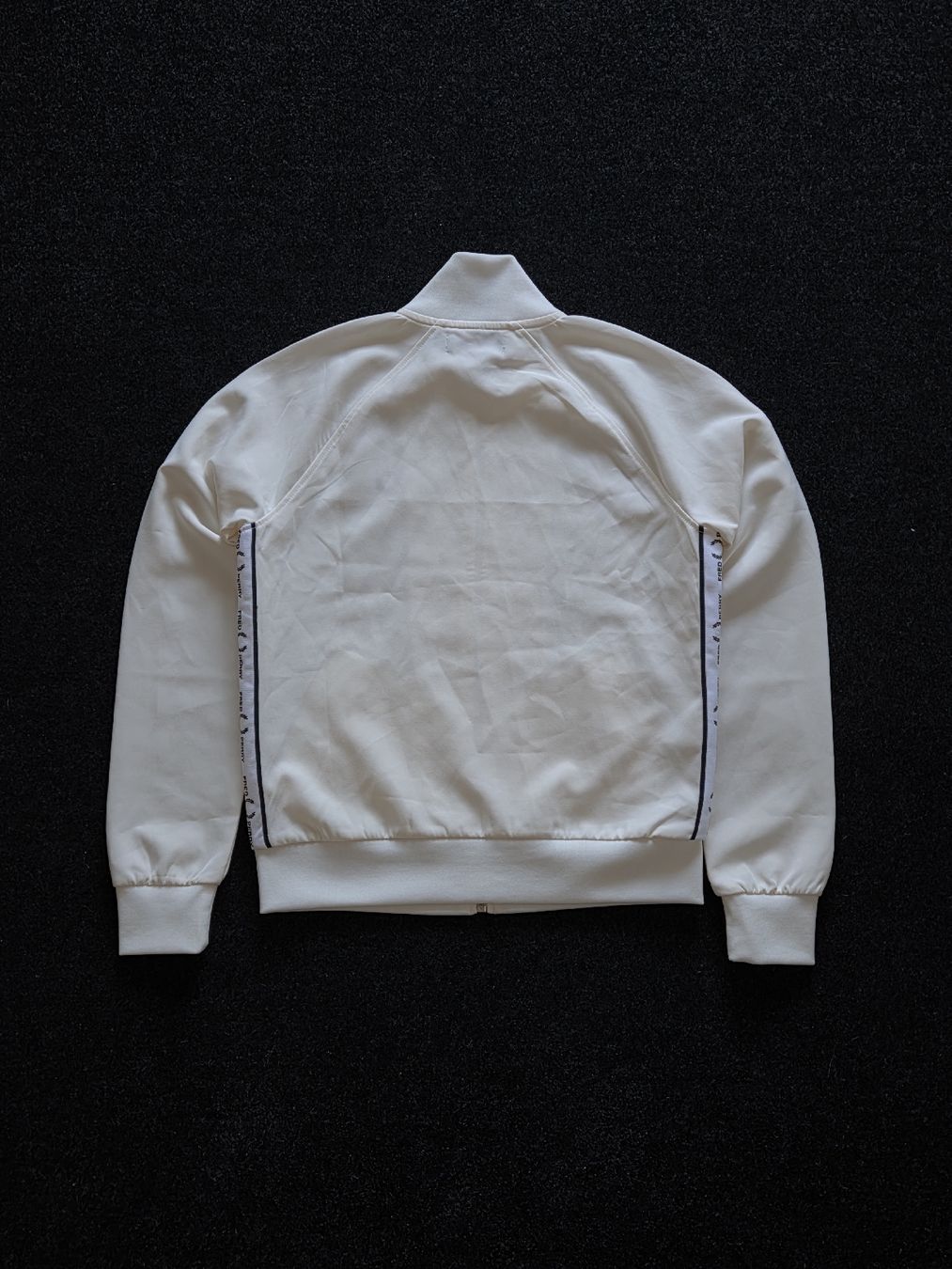 Fred Perry Giacche: Fred Perry Track Jacket / Trainingsjacke Cremeweiss – Nuovo (secondo la descrizione) da Biel/Bienne venduto da casualculture.store 1