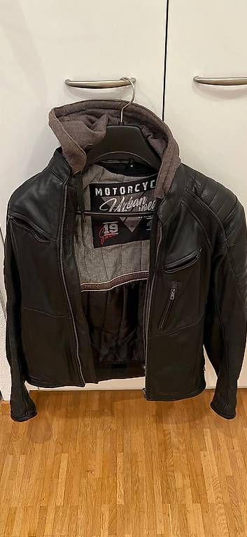 Jacken: Motorradjacke schwarz Grösse M – Gebraucht aus Feuerthalen von nilmau101912