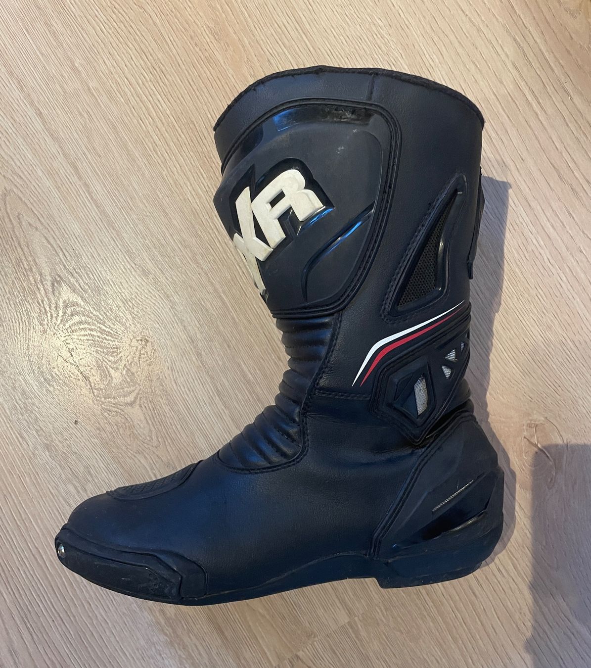 Scarpe da uomo: DXR Motorradstiefel Grösse 43 – Usato da Grossdietwil venduto da celineeeee 2