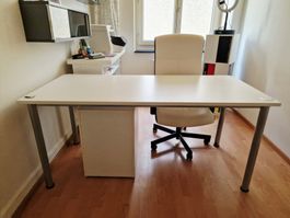 Grosser Büro Schreibtisch mit Korpus
