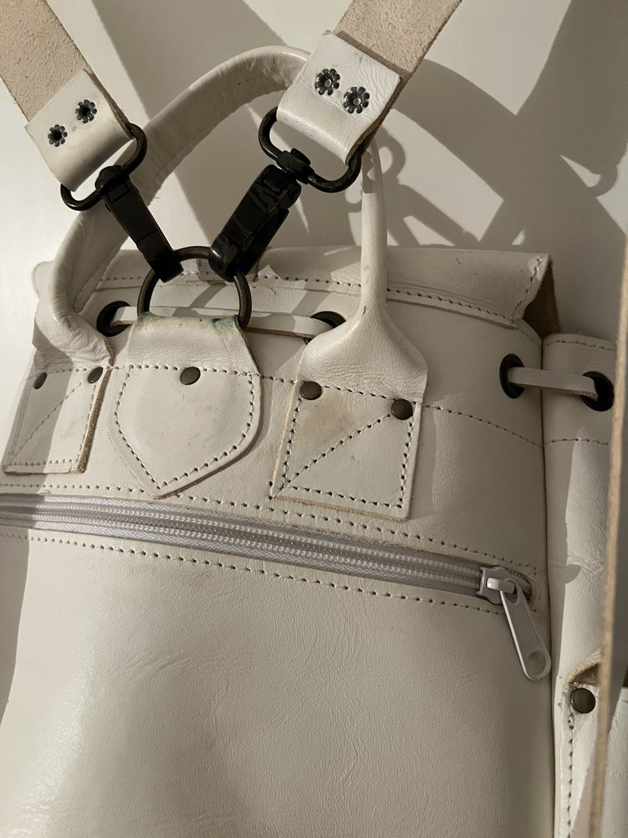 Zaini: Leder Rucksack weiss mit Schnallen – Usato da Basel venduto da evaelette 4