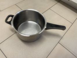SIG Edelstahl Pfanne / Topf 20cm Durchmesser 4 Liter Inhallt