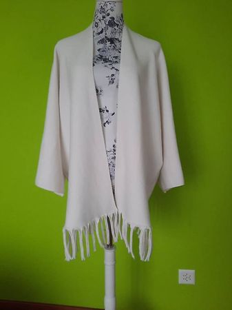 Damen Poncho / Cape ungetragen