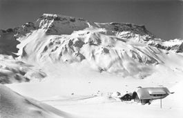 Adelboden BE Engstligenalp Berghotel Winter Landschaft Wilds