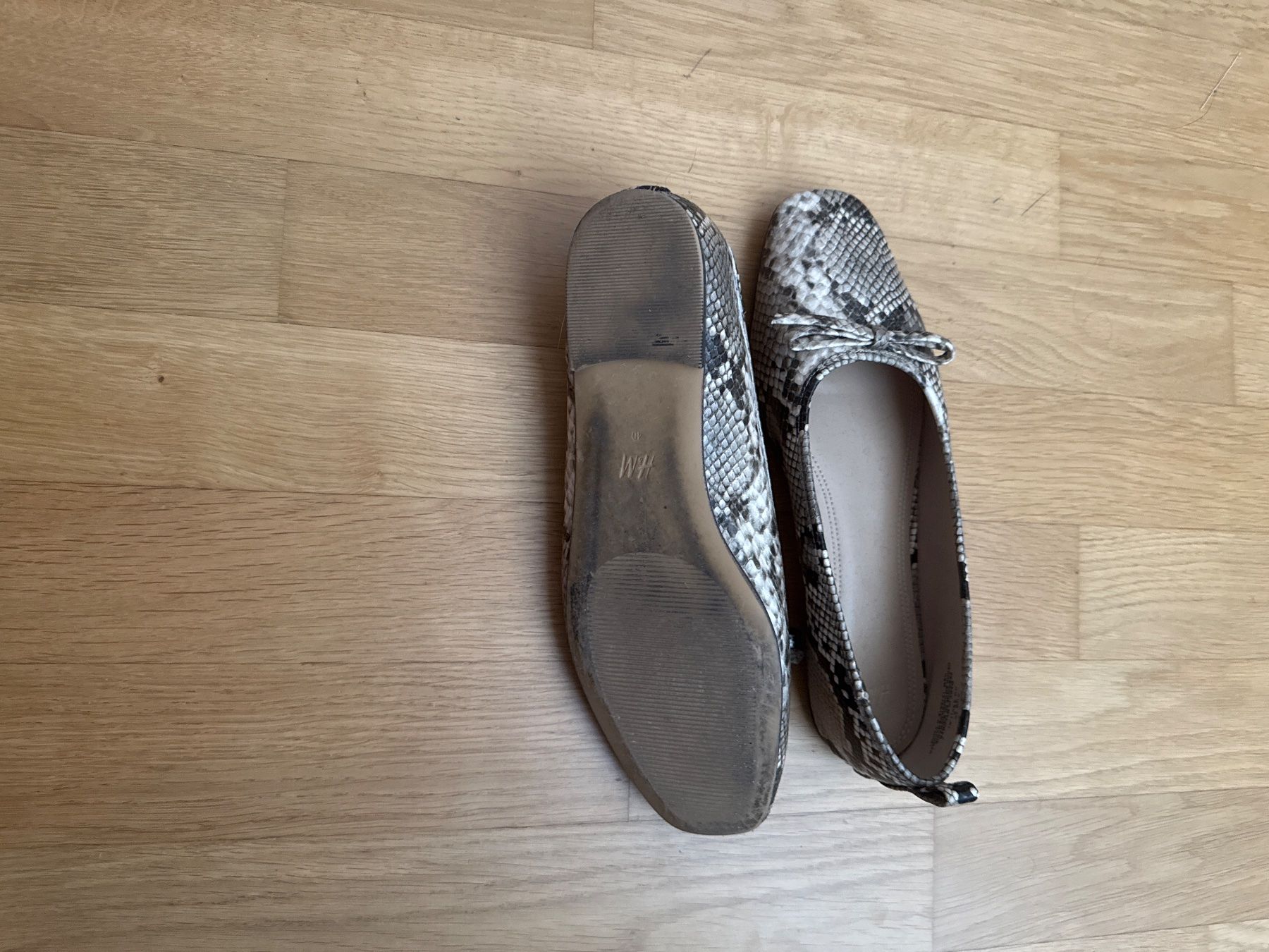 H&M Chaussures femmes: Ballerinas Schlangenprint – D'occasion à Arlesheim par Schlumsi 2