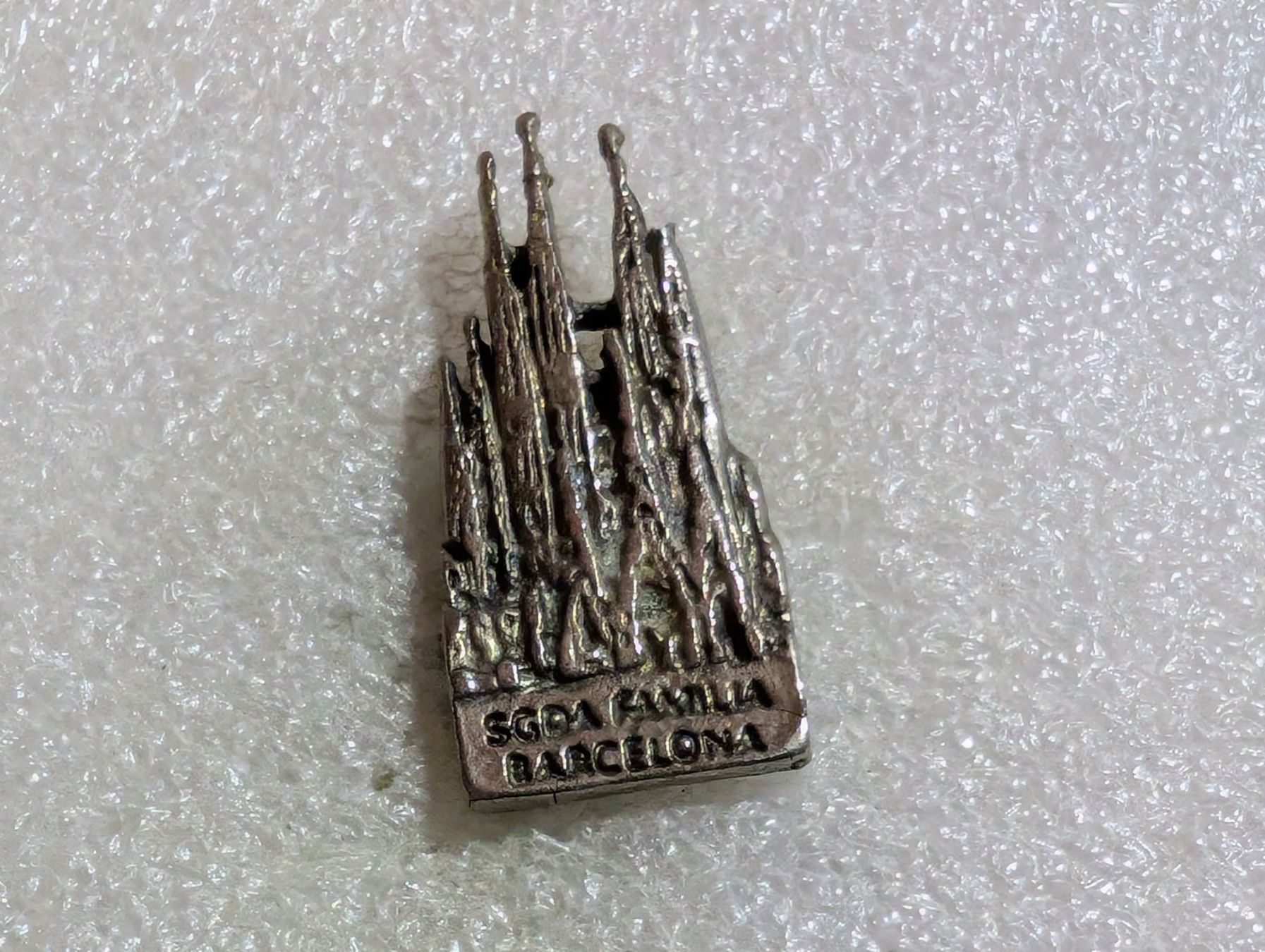 Placchette & Badge: Ansteckpin 197: SGDA Barcelona – Usato da Oppligen venduto da Pin-Fall-Shop
