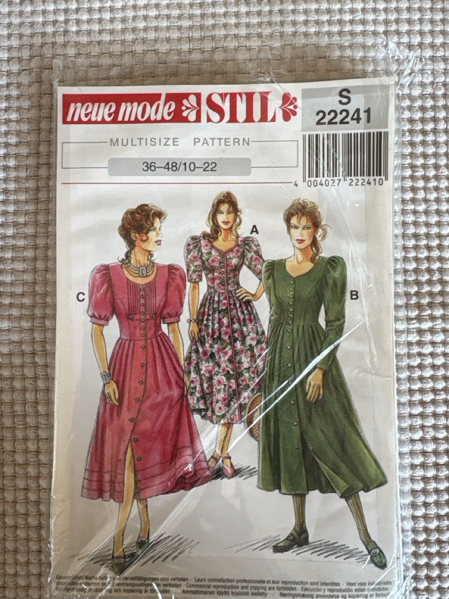 Cartamodelli: Schnittmuster / damen Kleid – Nuovo (secondo la descrizione) da Rümlang venduto da SchumBru10