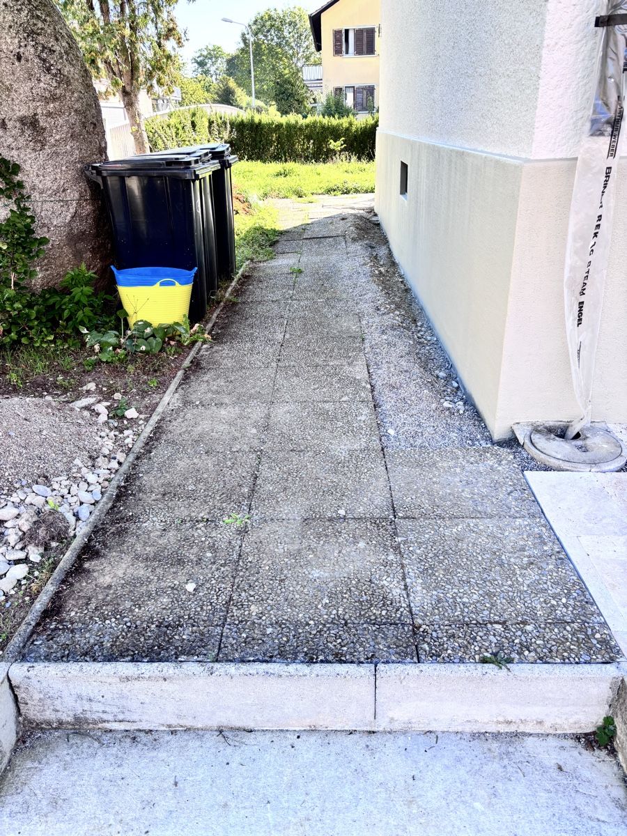 Rivestimenti per pavimenti: Waschbetonplatten  – Usato da Solothurn venduto da Bagi1989