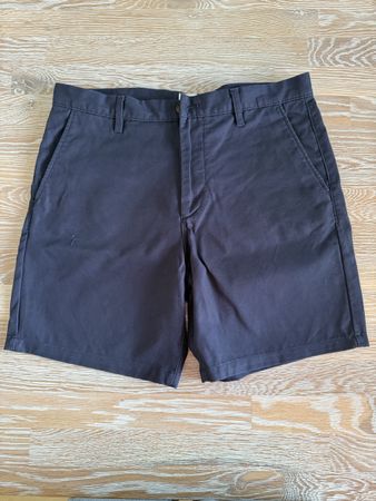Herren Shorts H&M Grösse 32 dunkelblau mit kleinem Defekt