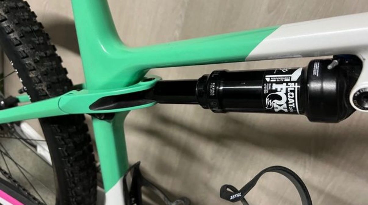 Canyon Biciclette: Canyon Lux World Cup CF7 – Usato da St-Aubin-Sauges venduto da tantome 2