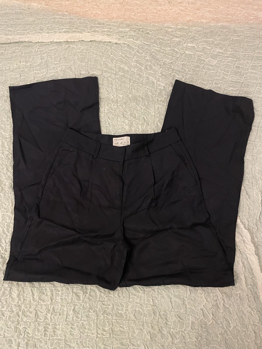 Pantaloni: Pantalon noir large et élégant. Taille 40 – Nuovo (secondo la descrizione) da Lausanne venduto da mau_6tnl 1