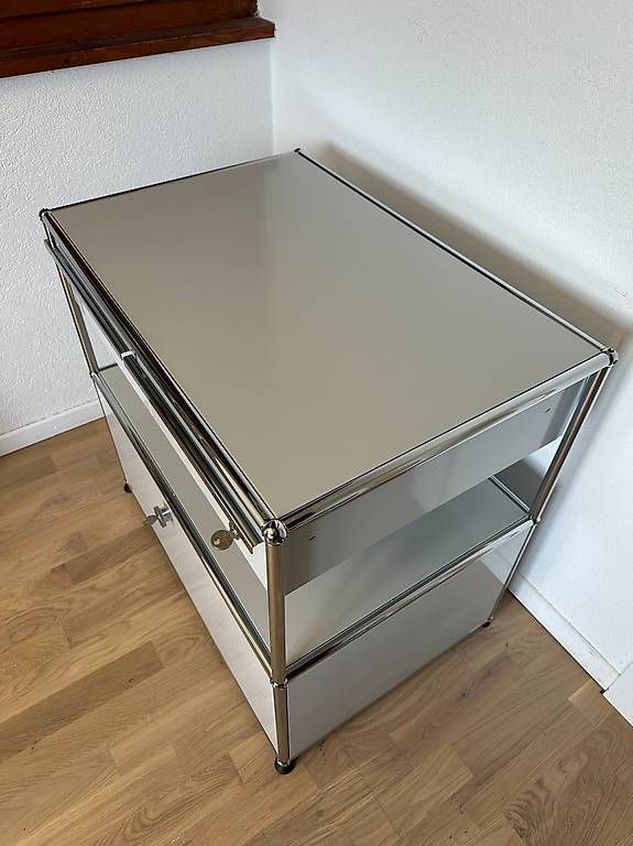USM Cassettiere: Commode USM Haller en Gris Clair // Ref. AY0427 – Usato da Ravoire venduto da ARKY_s 2