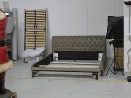 Elegantes Polsterbett 180x200 + Lattenroste & Matratze