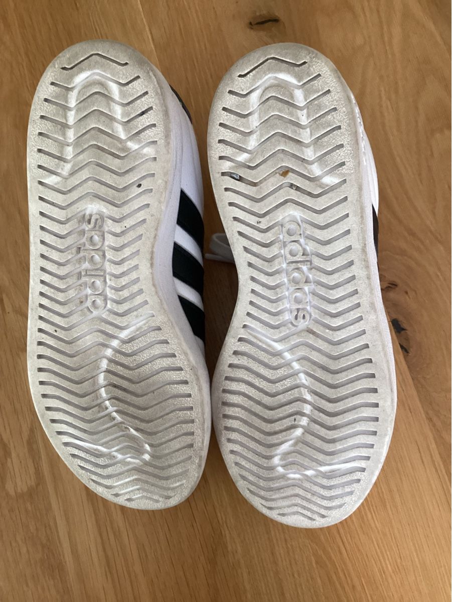 Adidas Damenschuhe: Adidas Sneaker – Neu (gemäss Beschreibung) aus Buchrain von bac_2rqm 1