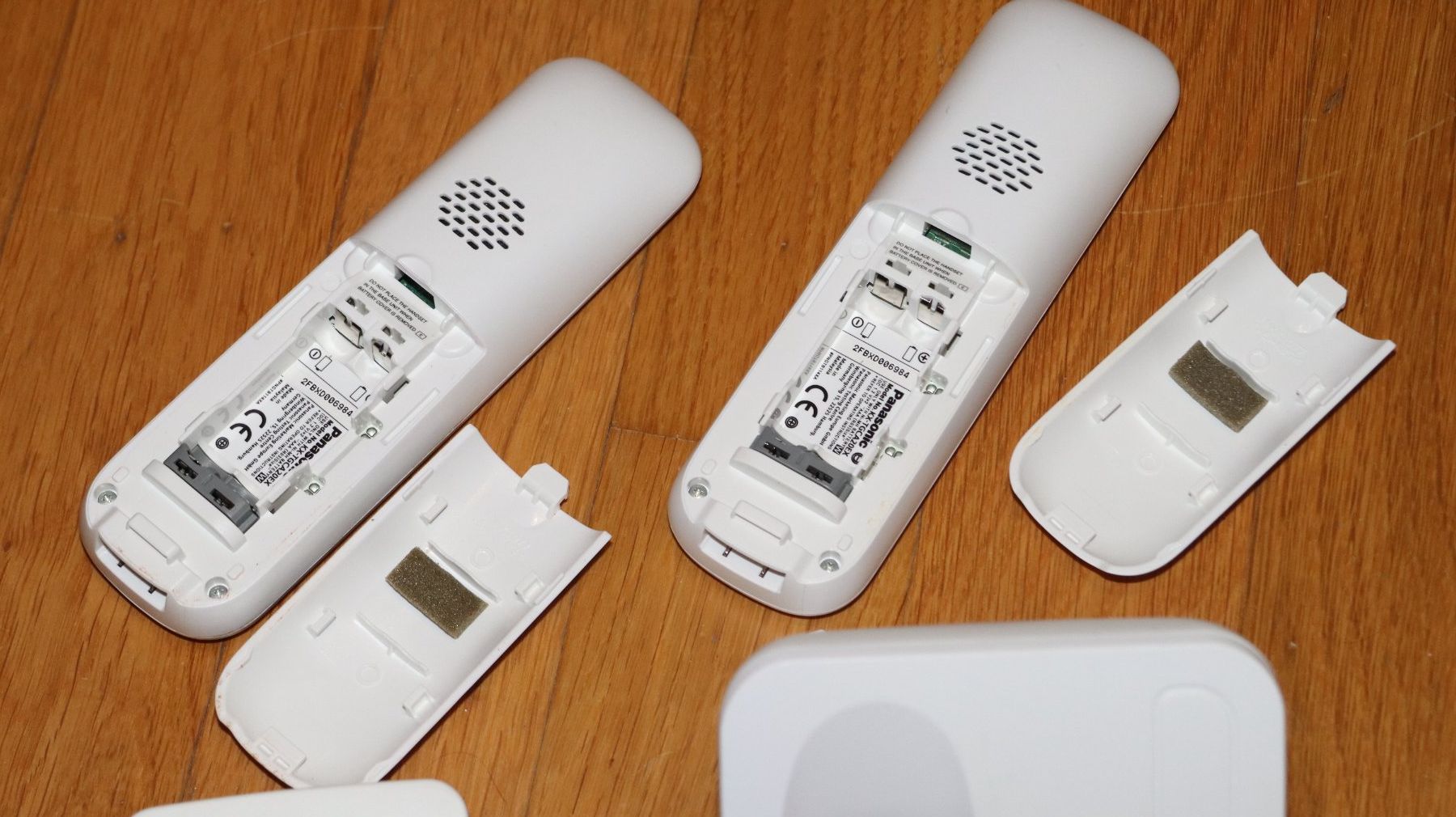 Swisscom Lettore multimediale & Streamer: Swisscom Tv Box 3er Set & Panasonic Telefonset – Usato da Hohenrain venduto da magiclocke 6