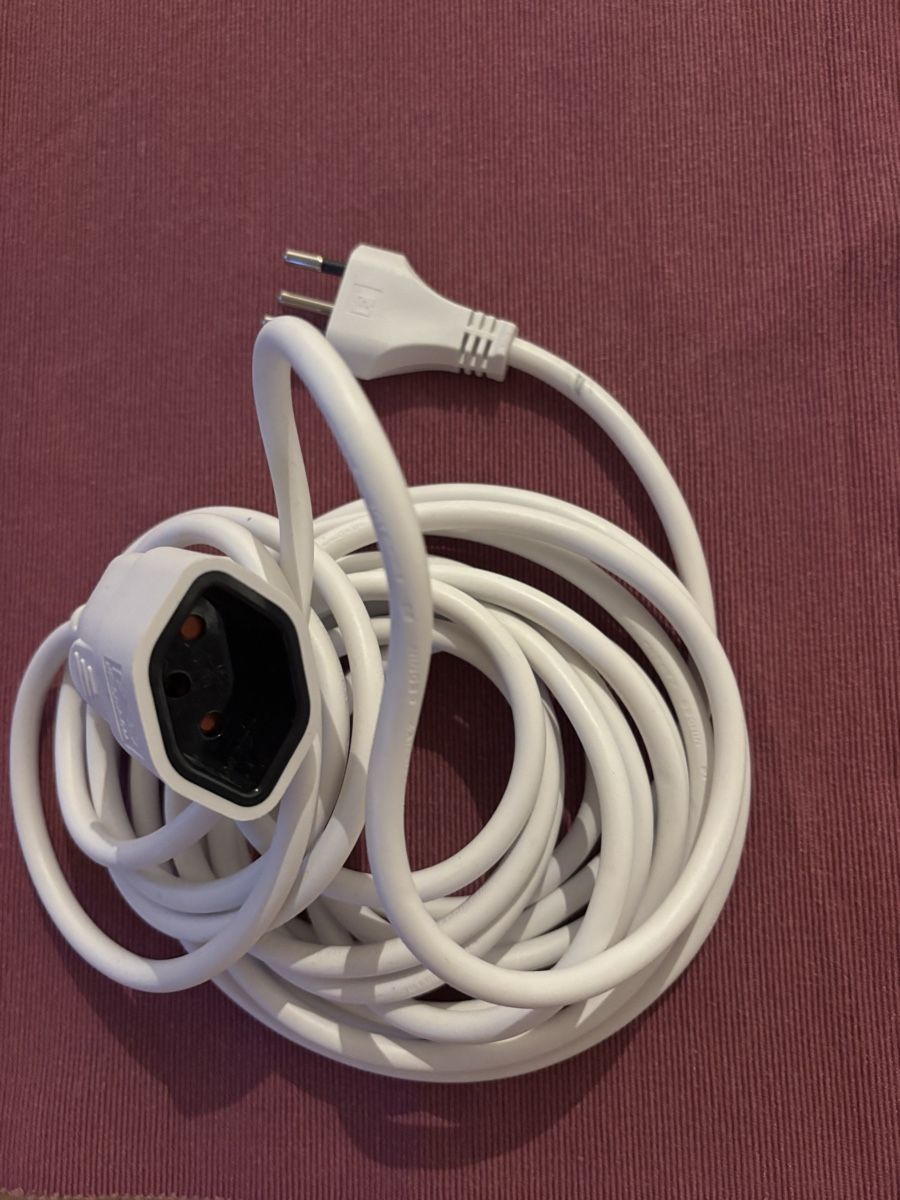 Kabel: Power strip – Gebraucht aus Zürich von beg_c6l2