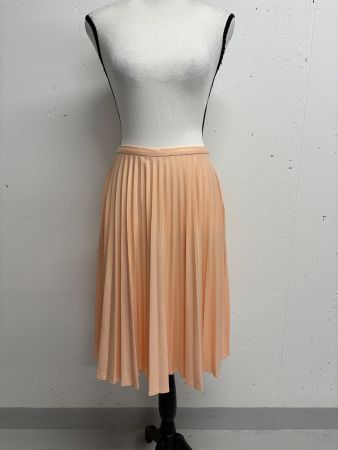 Kookai Faltenrock nude Aprikose Gr. 36 Rock leicht rosa