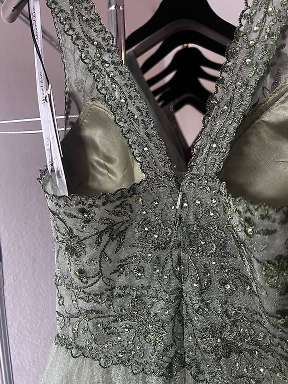 Vestiti: Abendkleid/ Bridemaidskleid  – Usato da Winterthur venduto da Anjarys 2