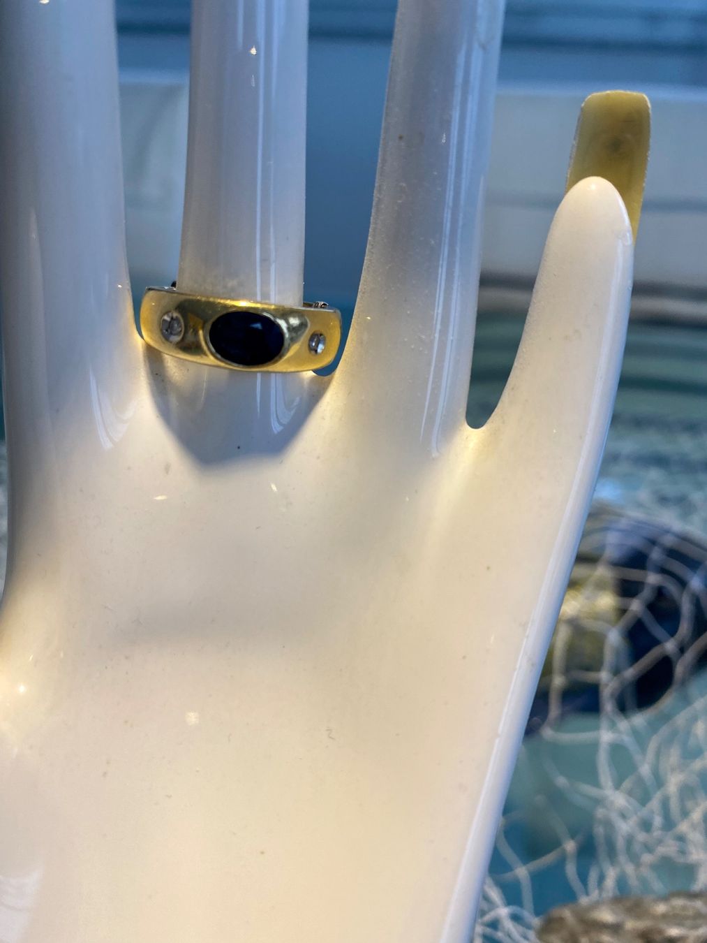Ringe: Goldring mit Saphir & Diamanten – Gebraucht aus Eschenbach SG von Lady020