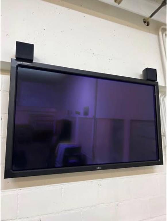 Nec Monitor: NEC Multisync Display 46 Zoll Touch Screen – Usato da Langenthal venduto da smokybacon 1
