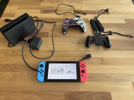 Switch avec manettes, support et manette Zelda