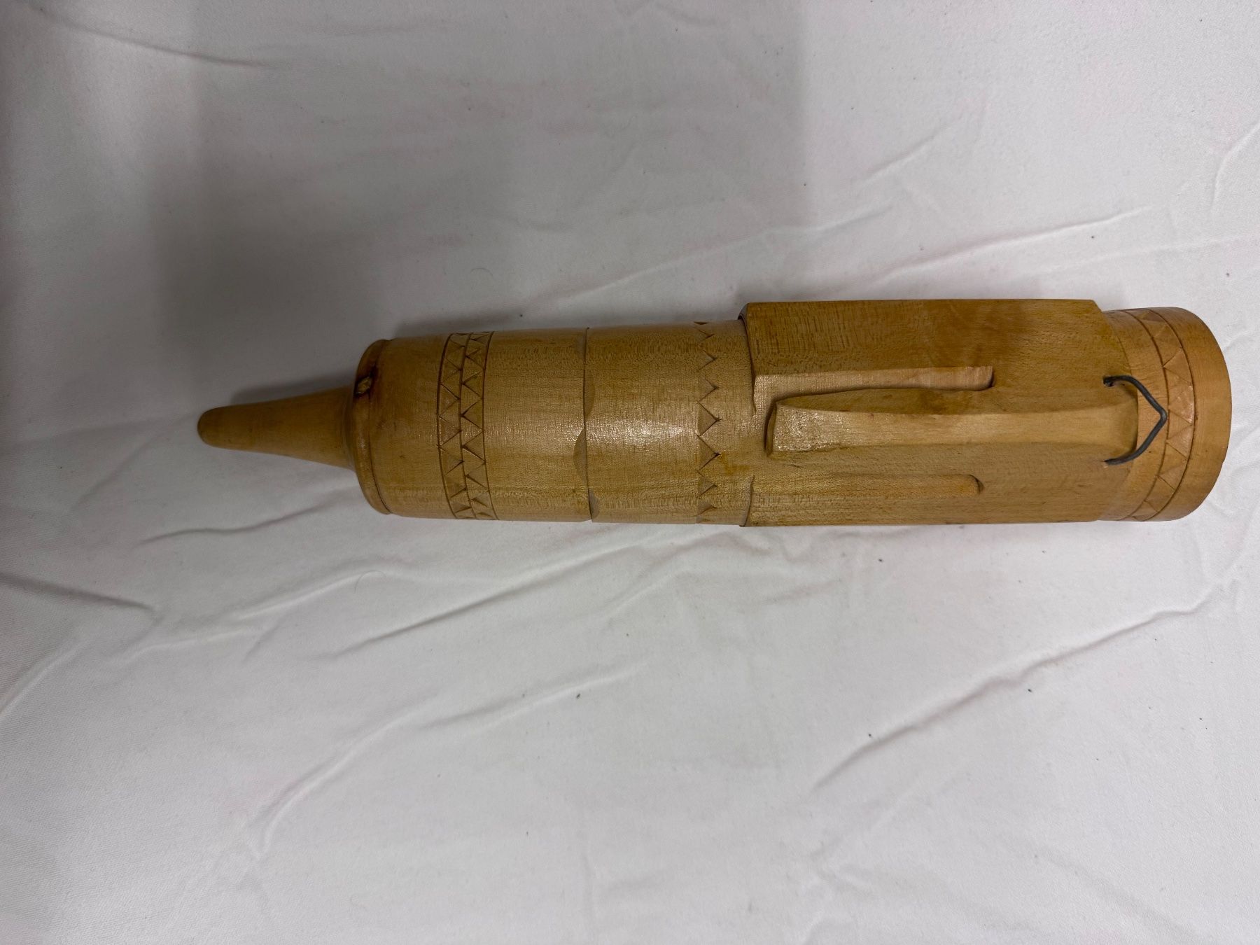Articoli in legno: Antiker Wetzsteinhalter, Dekorative Schweizer Handwerkskunst – Usato da Winterthur venduto da tam_7tbh 2