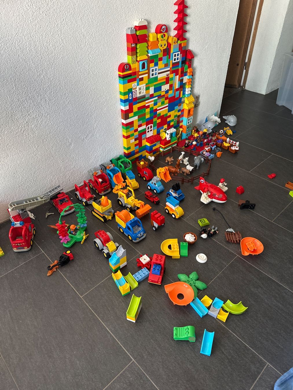 Lego Kit di costruzioni: Assortiment briques construction jouets et véhicules dive... – Usato da Arzier-Le Muids venduto da scunylaf