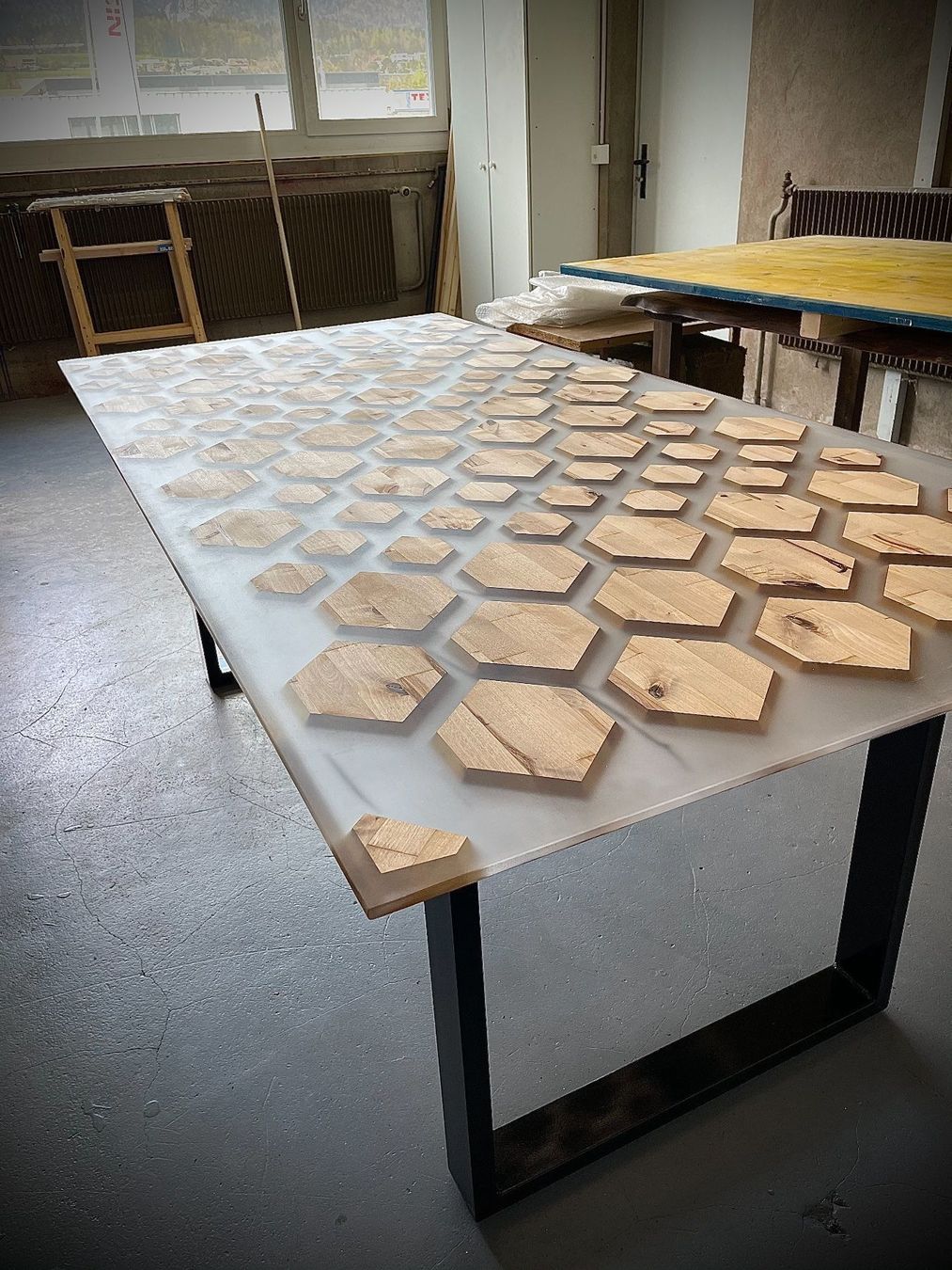 Tables: Esstisch Epoxy – Neuf avec emballage d'origine à Bellach par Eymi05 8