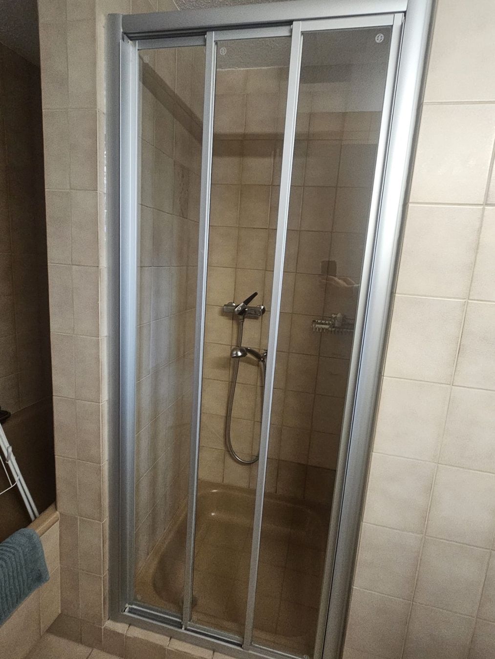 Paravents: Duschwand dreiteilig alu/glas – Gebraucht aus Appenzell Steinegg von Manuela09A 1