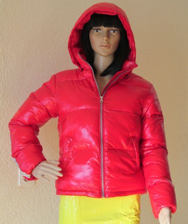 Rote Damen Mädchen Lackjacke Steppjacke von Benetton Sz.12