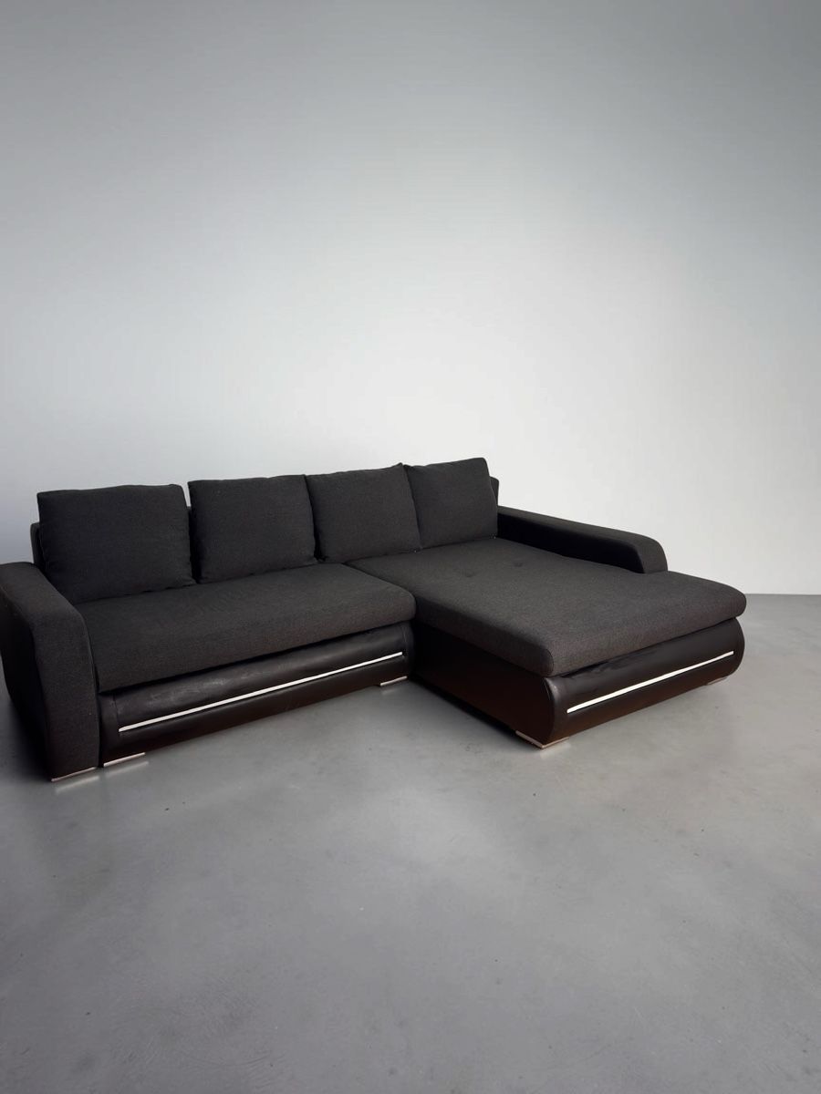 Divani: Schwarzes Ecksofa mit Schlaffunktion und Stauraum – Usato da Bachenbülach venduto da Sofalab.swiss 8