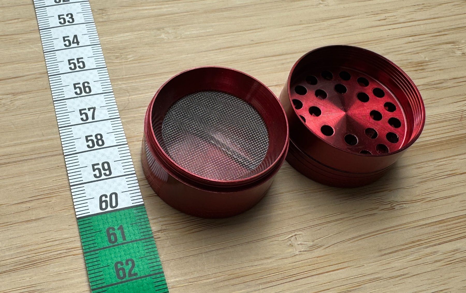 Tabacchi: roter Metall Grinder, red, Mühle – Nuovo e nell'imballaggio originale da Winterthur venduto da YaV 3