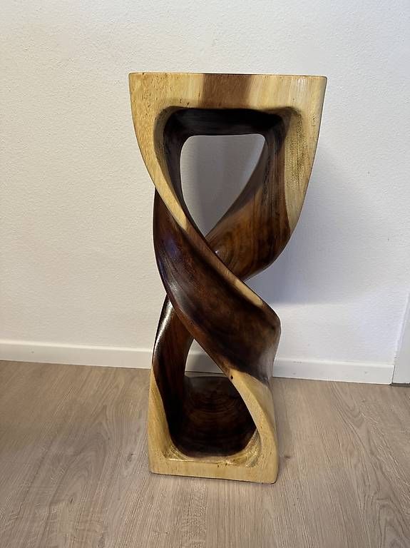 Hocker: Barhocker / Blumenständer/ Kunstobjekt – Gebraucht aus Dietikon von tob_hl68