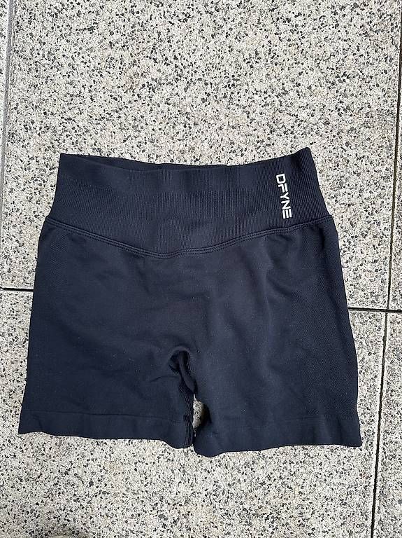 Leggings: DFYNE & TEVEO – Gebraucht aus Basel von pau_s6pv