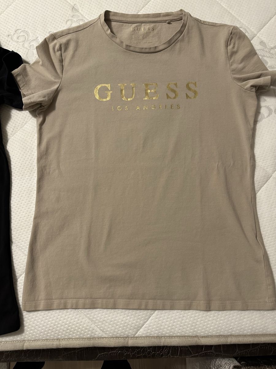 Guess T-Shirts: 2 stk.Guess T-Shirt Gr:M – Neu (gemäss Beschreibung) aus Sevelen von Stopglobal. 2