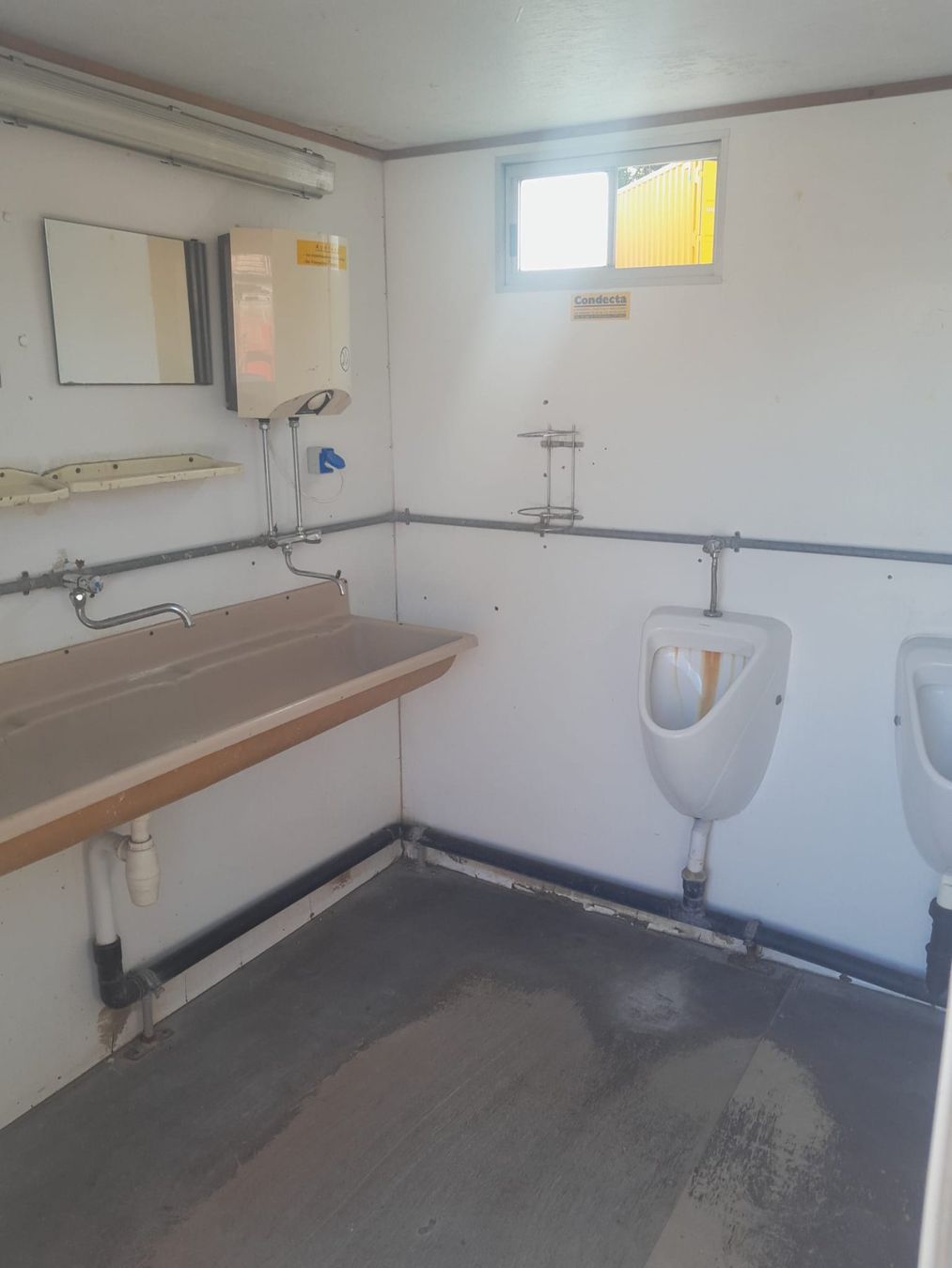 Contenitori edile: WC Container 2.20 x 3.00m – Usato da Regensdorf venduto da MAGZH 2