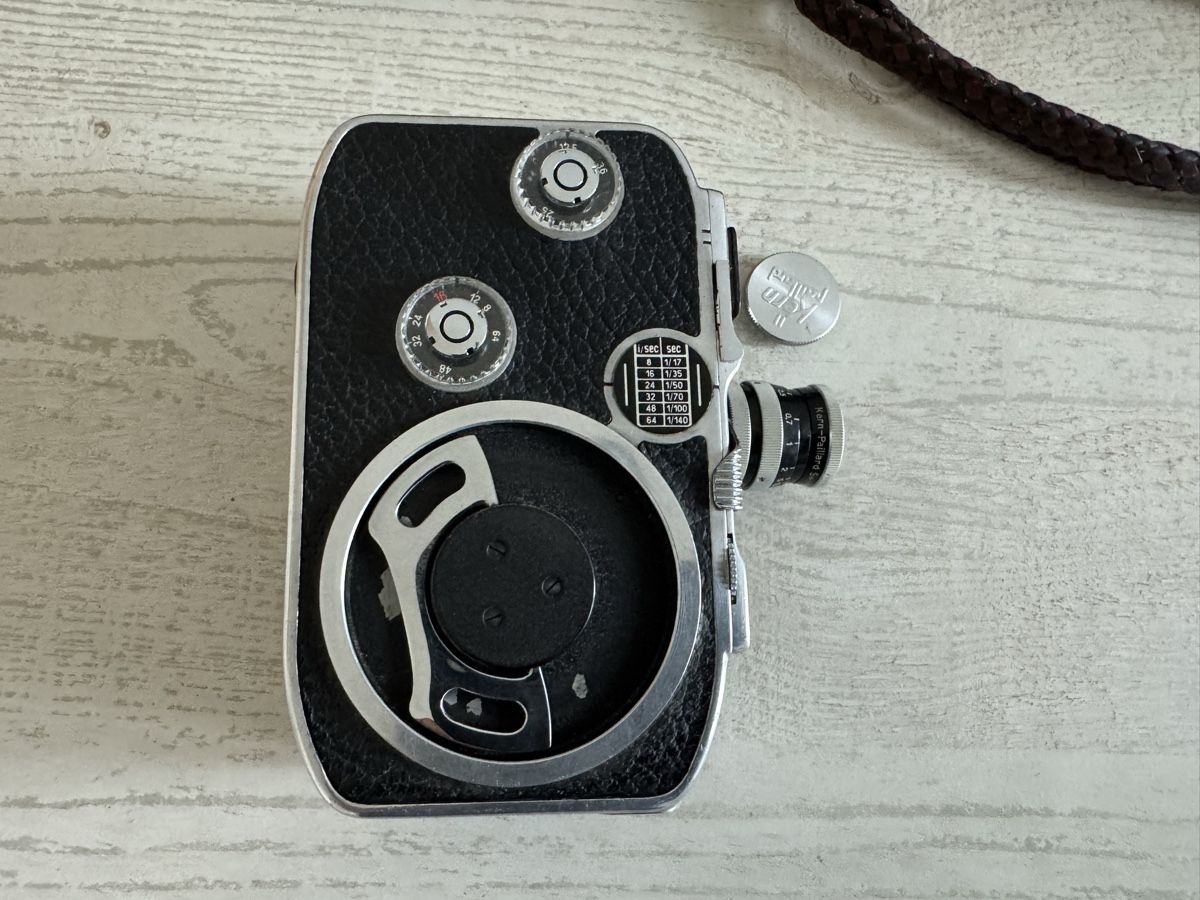 Bolex Fotocamera: Bolex paillard 8c  8mm kamera – Usato da Zunzgen venduto da milesdavis76 5