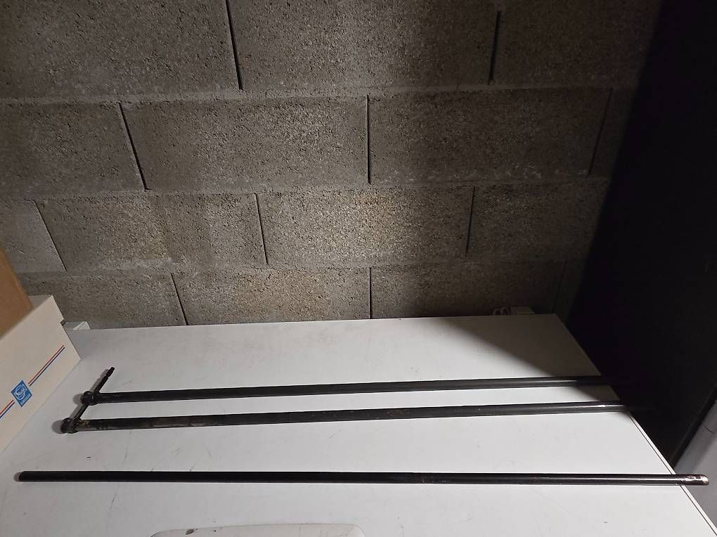 Tende: A vendre diverses barres à rideaux  – Usato da Bulle venduto da mur_7mwd