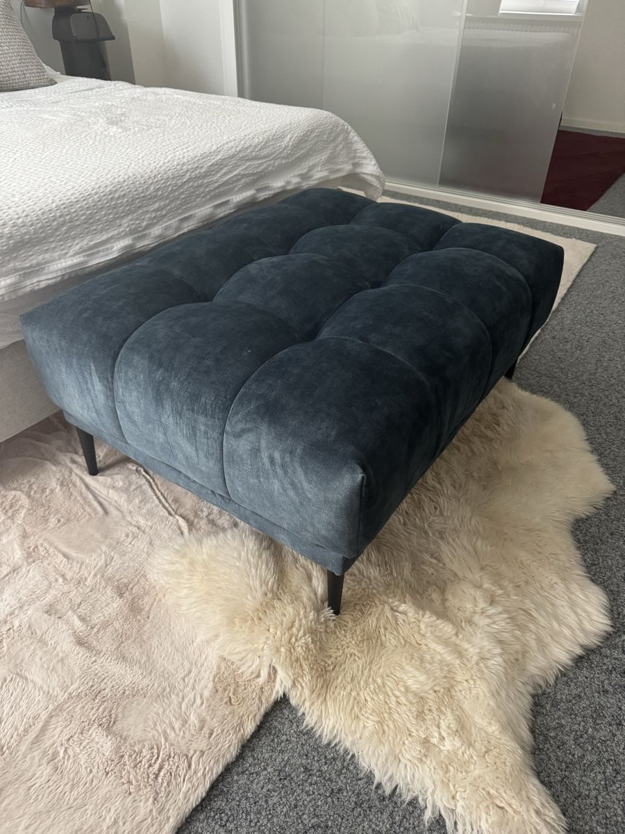 Hocker: Samt Hocker dunkelblau – Gebraucht aus Luzern von LauGe
