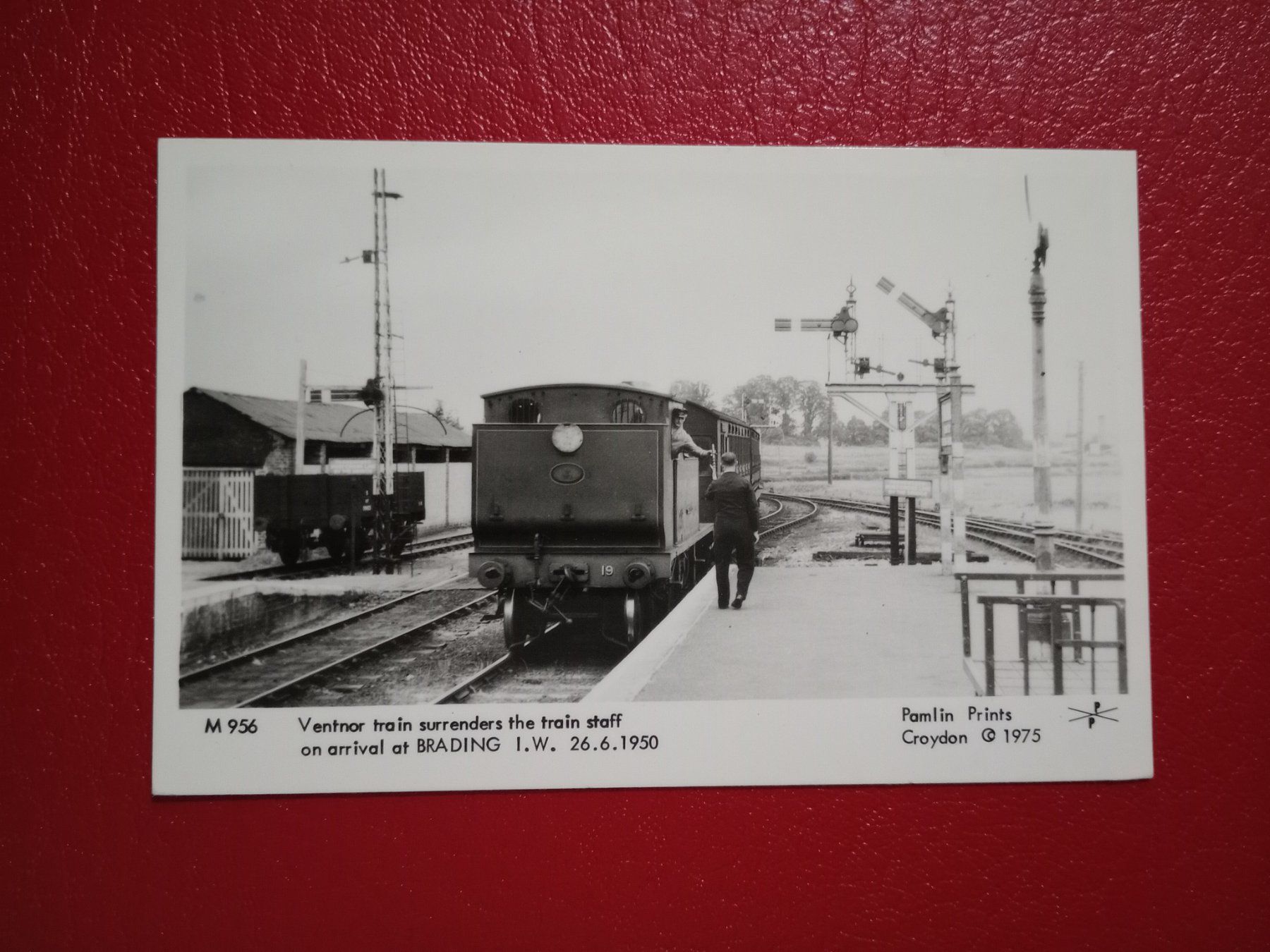 Cartes postales: AK Bahn England Eisenbahn Ankunft in Brading – D'occasion à Küttigen par Melisch1000