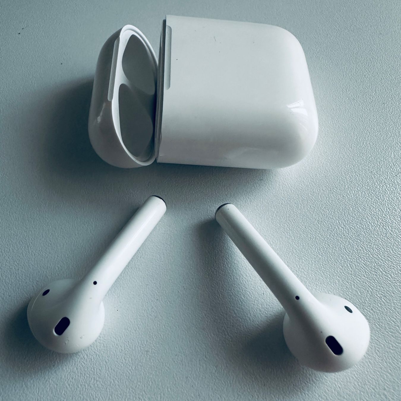 Apple Cuffie: Original Apple AirPods 2 Kopfhörer Wireless Lightning Kabel – Usato da Basel venduto da MY.AIRPODS.SHOP 3