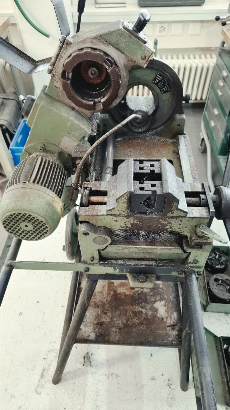 GF Toutes les machines: Gewindeschneidmaschine +GF+ – D'occasion à Bern par zombi99 2