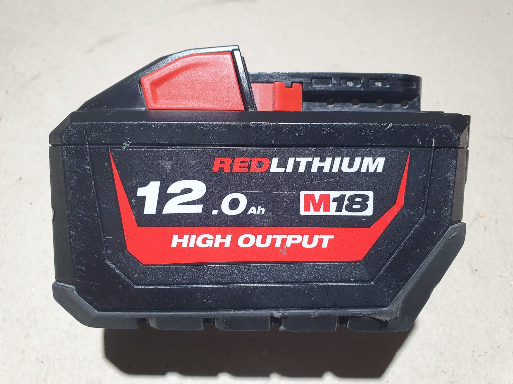 Milwaukee Akku 18V 12 Ah Gebraucht (Gebraucht) in Reutigen für CHF 100 ...