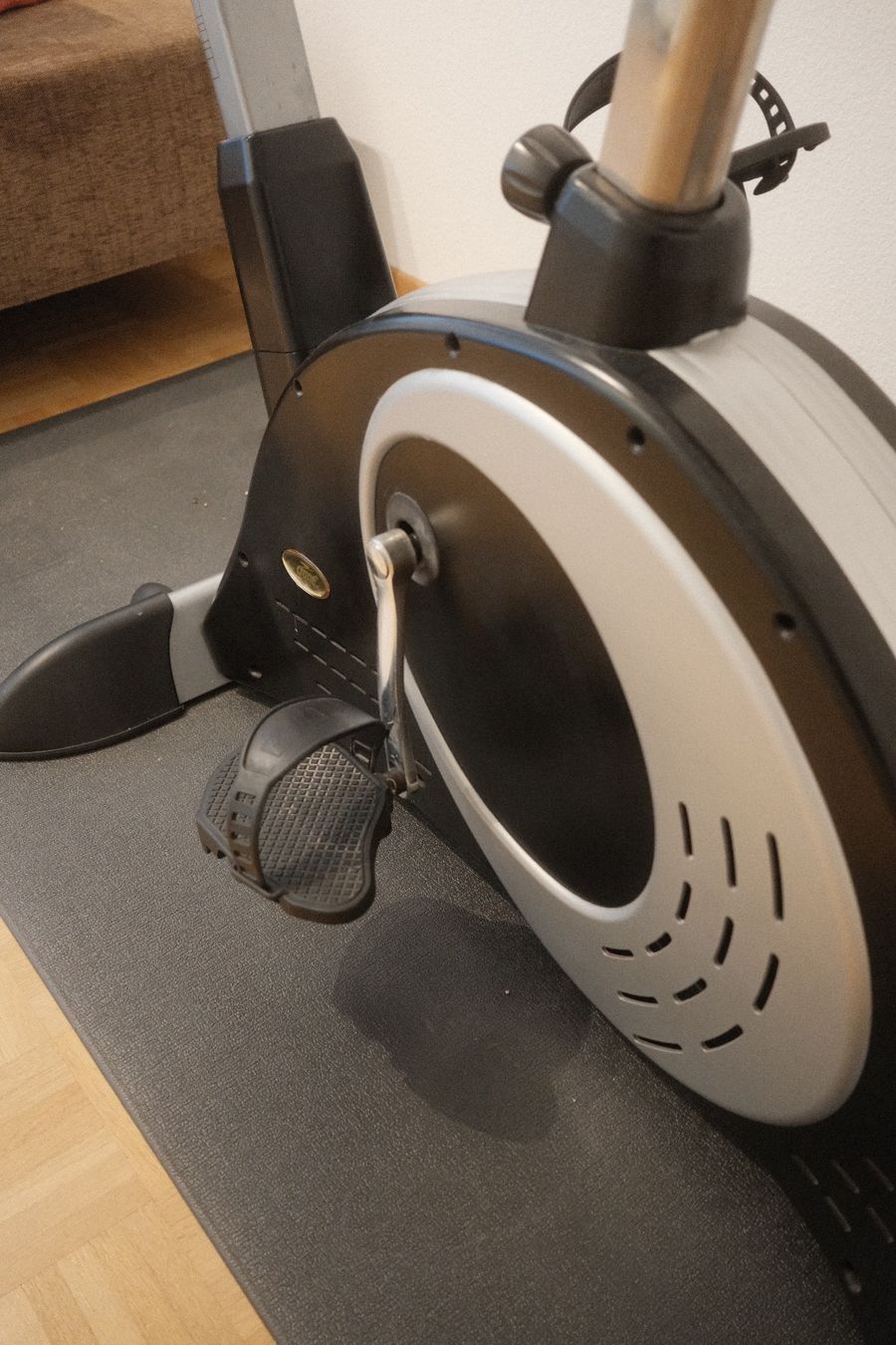 Vélos d'appartement: Heimtrainer Crane Circular S7 | Tretlager blockiert – Défectueux à Kreuzlingen par jeje98 4