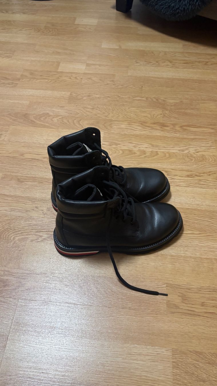 Moncler Herrenschuhe: Moncler boots black leather – Gebraucht aus Crans VS von stef.starce 3